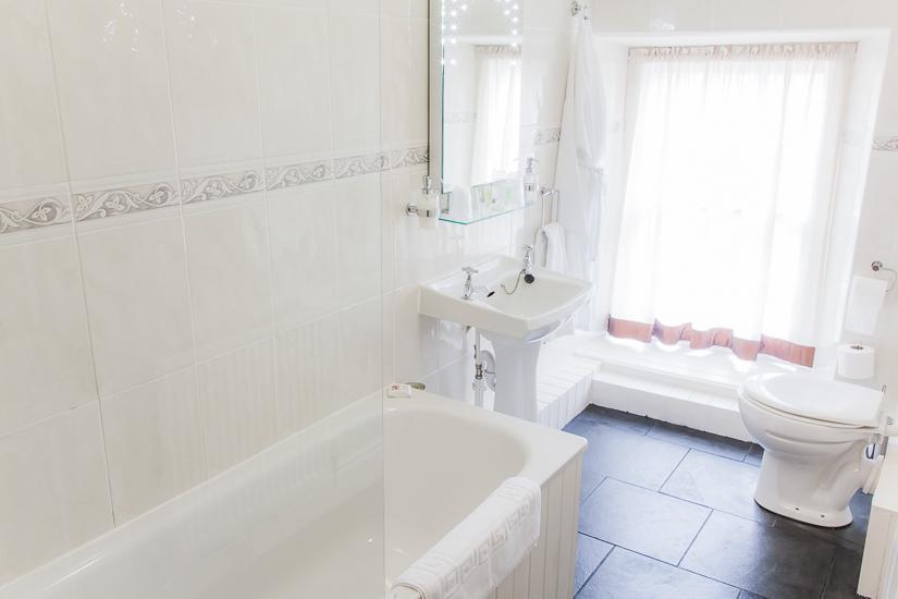 Gellifawr Woodland Retreat Hotel Pontfaen Bilik gambar