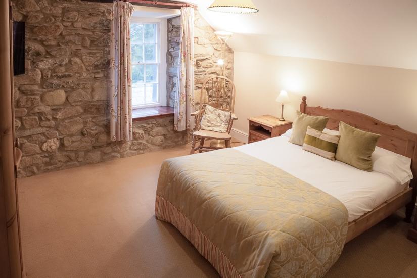 Gellifawr Woodland Retreat Hotel Pontfaen Bilik gambar